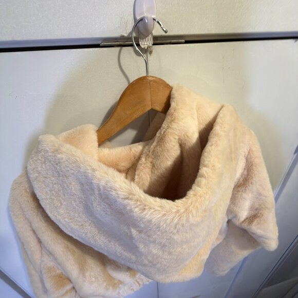 Urban Outfitter Zip Up Crop Hooded FleeceTeddy Sherpa Jacket - Picture 3 of 6